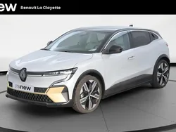 Blanc Utilisé 2022 Renault Mégane Iconic Berline | 27 990 € (Prix juste)