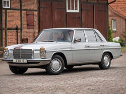 Argent Utilisé 1974 Mercedes 230 Berline | 39 900 €