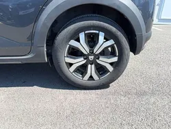 Gris Utilisé 2023 Dacia Sandero Comfort Citadine | 15 485 € (Prix juste)