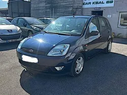 Bleu Utilisé 2003 Ford Fiesta Ghia Citadine | 3 499 € (Prix juste)