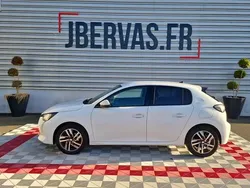 Utilisé 2020 Peugeot 208 Allure Citadine | 13 990 € (Prix juste)