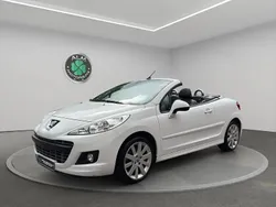 Blanc Utilisé 2010 Peugeot 207 CC Cabriolet | 9 990 € (Prix juste)