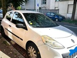 Blanc Utilisé 2011 Renault Clio III Berline | 1 800 €