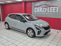 Gris Utilisé 2024 Renault Clio V Evolution Berline | 13 690 € (Bon prix)