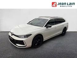 Blanc oryx nacre Utilisé 2024 VW Passat Break | 49 962 €