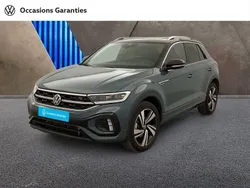 Bleu pétrole métallisée/toit noir Utilisé 2024 VW T-Roc R-line SUV | 37 900 € (Prix cher)
