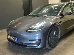 Gris Utilisé 2021 Tesla Model 3 Standard Range Berline | 24 490 € (Prix juste)