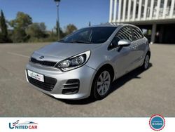 Gris Utilisé 2016 Kia Rio Citadine | 10 300 € (Prix juste)