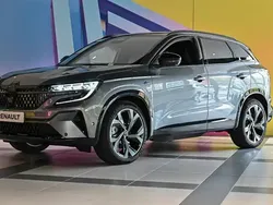 Gris Utilisé 2025 Renault Austral Iconic SUV | 44 450 €
