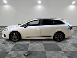 Blanc Utilisé 2015 Toyota Avensis Skyview Edition Break | 10 000 €