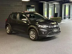 Noir Utilisé 2023 Dacia Sandero Stepway Citadine | 13 990 € (Prix juste)