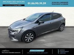 Gris Utilisé 2023 Renault Clio V Evolution Berline | 15 980 € (Prix juste)