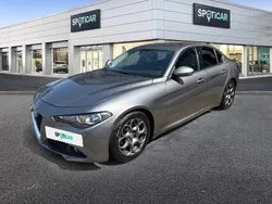 Gris stromboli Utilisé 2017 Alfa Romeo Giulia Business Berline | 17 990 € (Prix assez cher)