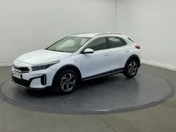 Blanc Utilisé 2023 Kia XCeed Active SUV | 20 816 € (Prix juste)