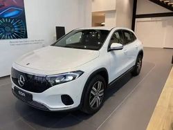 Blanc digital métallisé Occasion 2025 Mercedes EQA250+ SUV | 41 900 € (Prix cher)