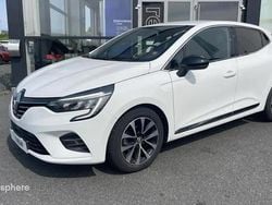 Blanc Utilisé 2023 Renault Clio V Techno Berline | 15 799 € (Prix juste)