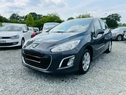 Gris Utilisé 2013 Peugeot 308 Style Berline | 8 200 € (Prix assez cher)