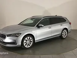 Gris Utilisé 2025 Skoda Superb Selection Break | 50 999 €