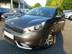 Gris Utilisé 2017 Kia Niro 4 SUV | 18 990 € (Prix juste)