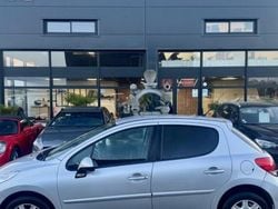 Utilisé 2009 Peugeot 207 Premium Citadine | 7 990 € (Prix juste)