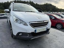 Blanc Utilisé 2016 Peugeot 2008 Style SUV | 8 990 € (Prix assez cher)