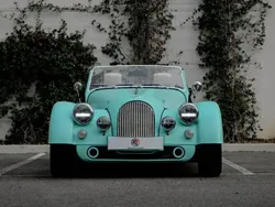 Bleue Nouvelle 2024 Morgan Plus 4 Cabriolet | 114 700 €