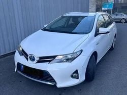 Blanc Utilisé 2013 Toyota Auris Hybrid Active Break | 11 990 €