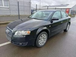 Gris Utilisé 2005 Audi A4 Berline | 2 900 €