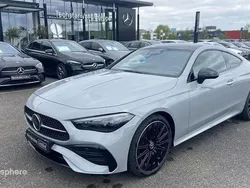 Gris Utilisé 2024 Mercedes 200 AMG line Coupé | 71 990 €