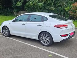 Blanc Utilisé 2018 Hyundai i30 Berline | 15 500 € (Prix assez cher)