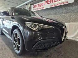 Noir Utilisé 2018 Alfa Romeo Stelvio Super SUV | 26 900 € (Prix juste)