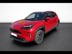 Rouge Utilisé 2024 Toyota Yaris Hybrid Design SUV | 23 990 € (Prix juste)