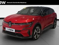 Rouge Utilisé 2022 Renault Mégane Iconic Berline | 26 990 € (Prix juste)