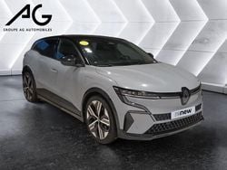 Gris Utilisé 2023 Renault Mégane Iconic Berline | 27 990 € (Prix juste)