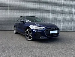 Bleu navarre métallisé Nouvelle 2025 Audi A3 Sportback e-tron S-Line Berline | 50 990 € (Prix juste)
