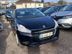 Noir Utilisé 2014 Peugeot 208 Access Citadine | 6 990 € (Prix juste)