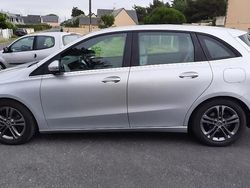 Gris Utilisé 2019 Mercedes B180 Style Monospace | 20 000 € (Prix juste)