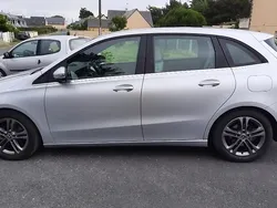 Gris Utilisé 2019 Mercedes B180 Style Monospace | 20 000 € (Prix juste)