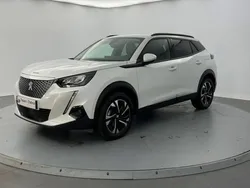 Blanc Utilisé 2023 Peugeot e-2008 Allure SUV | 21 499 € (Prix juste)