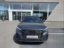 Gris Nouvelle 2025 Audi Q2 Black Edition SUV | 42 990 €