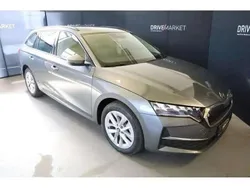 Gris Utilisé 2025 Skoda Octavia Selection Break | 36 810 € (Prix assez cher)