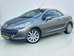 Gris Utilisé 2007 Peugeot 207 Cabriolet | 5 990 € (Prix cher)
