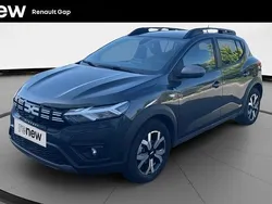 Gris Utilisé 2023 Dacia Sandero Expression Citadine | 18 490 € (Prix assez cher)