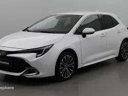 Blanc Utilisé 2023 Toyota Corolla Design Berline | 25 499 € (Prix juste)
