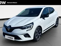 Blanc Utilisé 2023 Renault Clio V Evolution Berline | 15 790 € (Prix juste)
