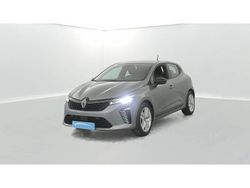 Gris Utilisé 2024 Renault Clio V Evolution Citadine | 15 990 € (Prix juste)