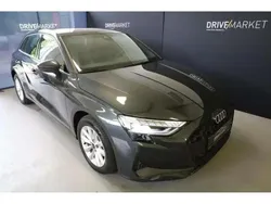 Gris Utilisé 2024 Audi A3 Sportback S-Line Berline | 35 364 € (Prix juste)