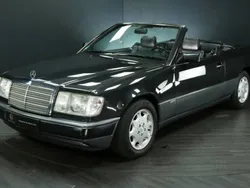 Noir Utilisé 1993 Mercedes E300 Cabriolet | 29 900 €