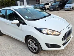Blanc Utilisé 2015 Ford Fiesta Citadine | 7 990 €