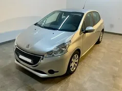 Utilisé 2014 Peugeot 208 Allure Citadine | 8 500 € (Prix assez cher)